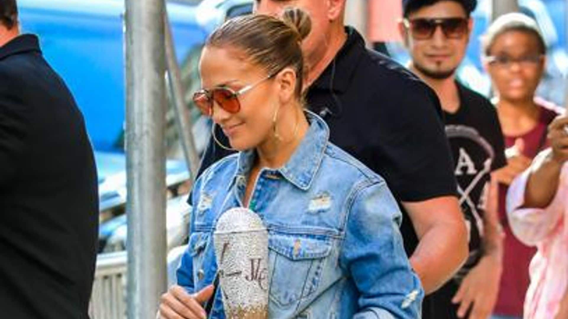 Las arracadas favoritas de Jennifer Lopez pueden ser tuyas por $242