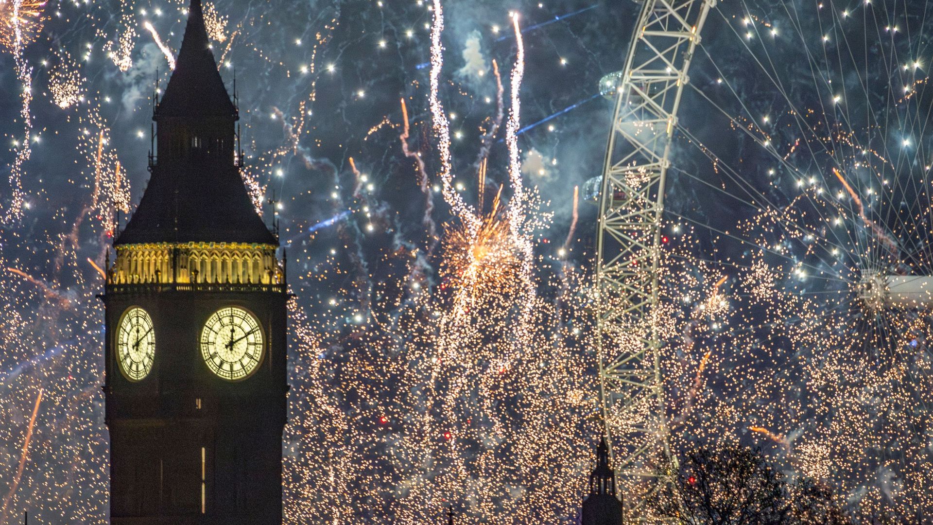 Las imágenes de las tradiciones más curiosas para celebrar el Año Nuevo alrededor del mundo