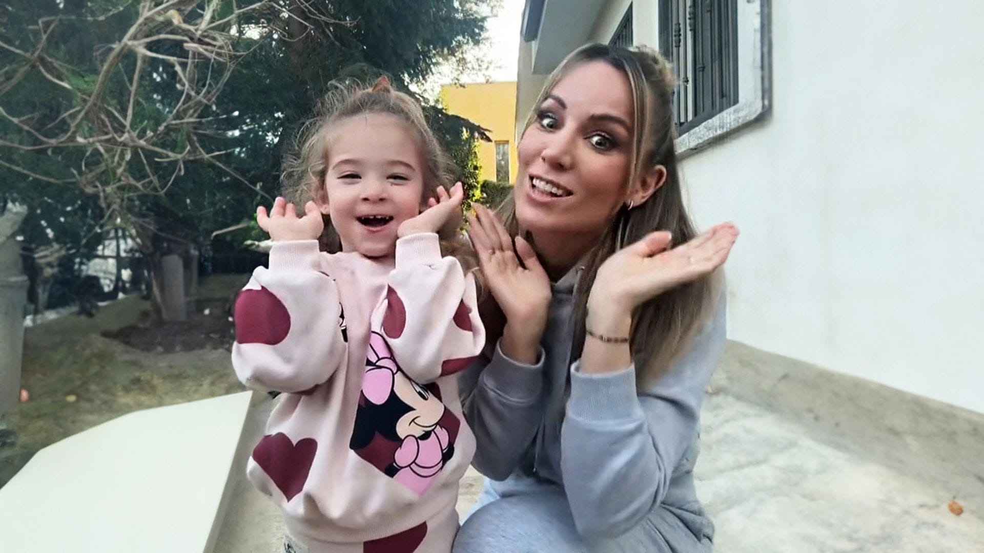 ¡Una pequeña artista! El divertido vídeo de Yanay, hija de Edurne, cantando el 'Cumpleaños feliz' a su bisabuela