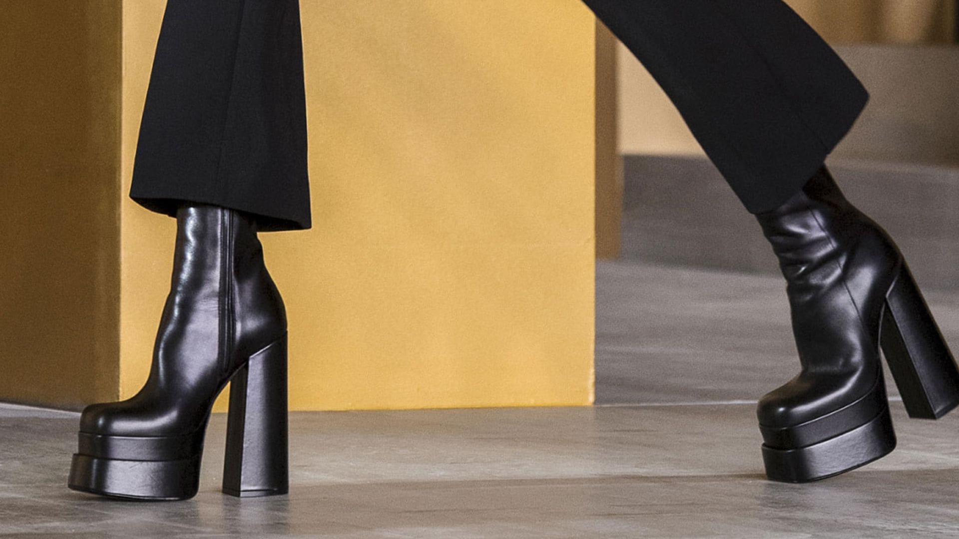 De Versace a Inditex: las superplataformas virales por las que renunciaremos al zapato plano