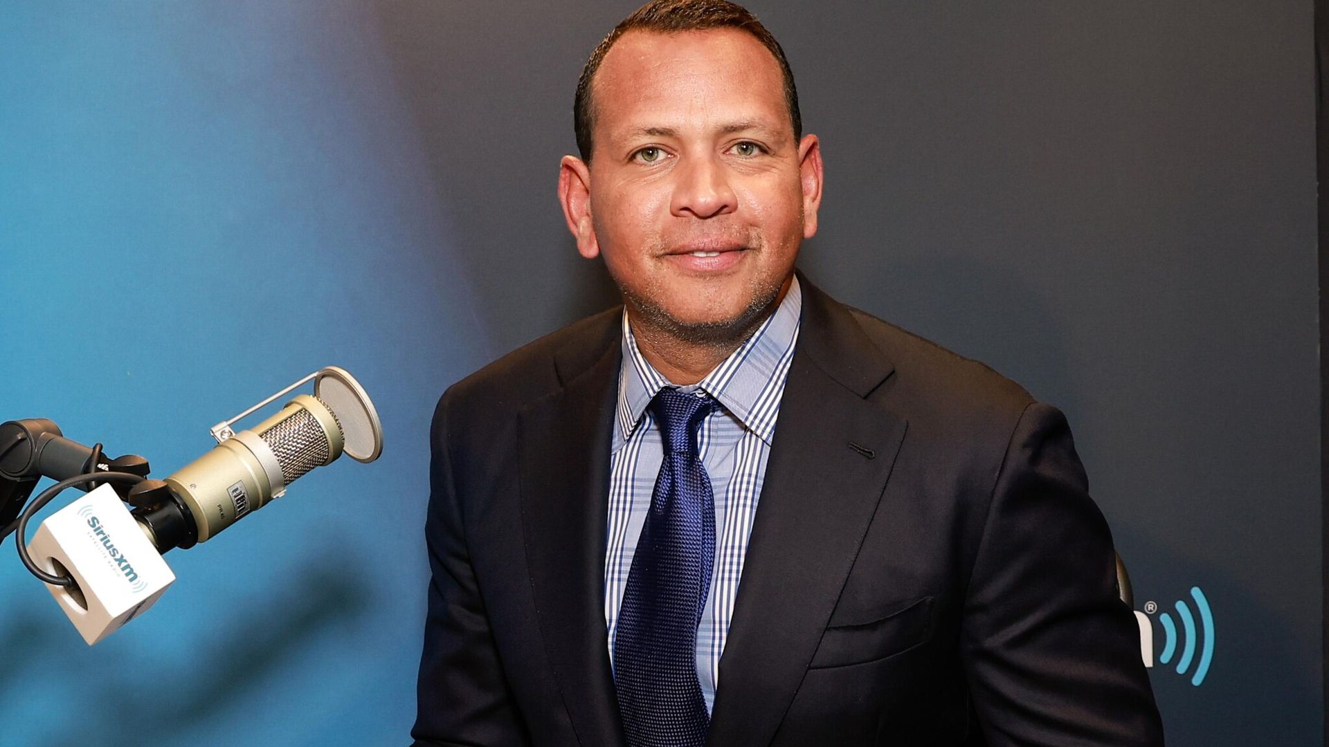 Alex Rodriguez presume con orgullo sus raíces dominicanas con un perfecto español