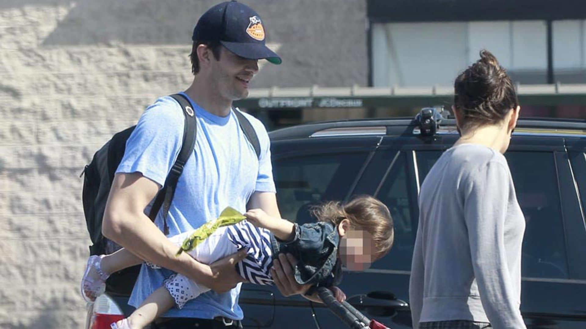 ¡Ashton Kutcher está hecho todo un padrazo!