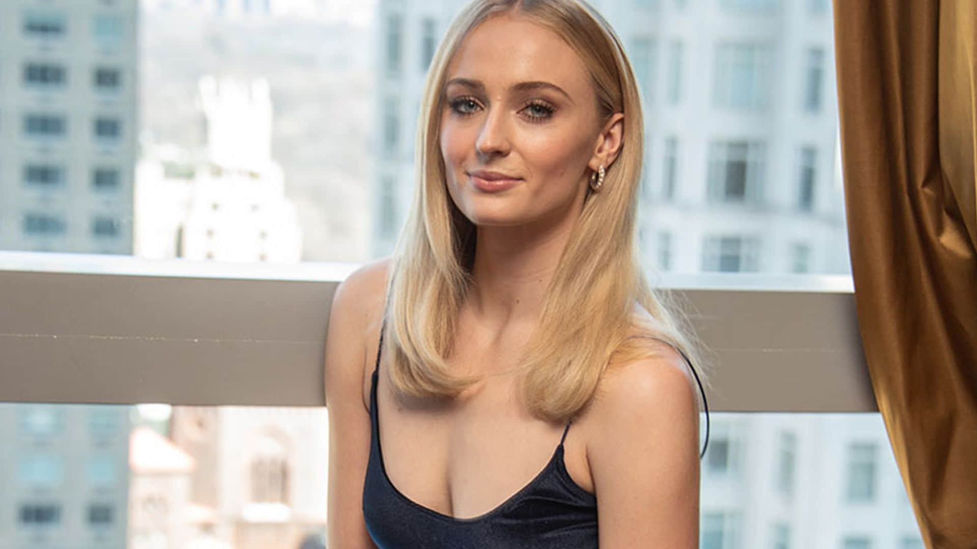 Sophie Turner, la novia romántica que cambió vestido por pantalón 'palazzo'