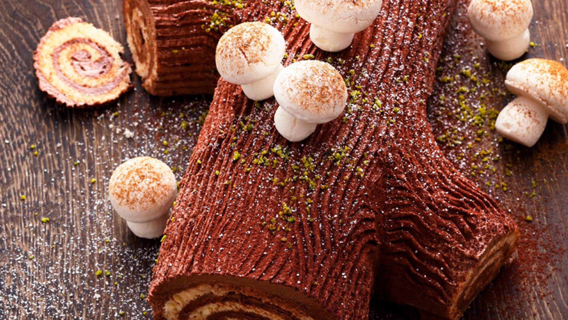 Tronco de chocolate y castañas con 'champiñones' de merengue