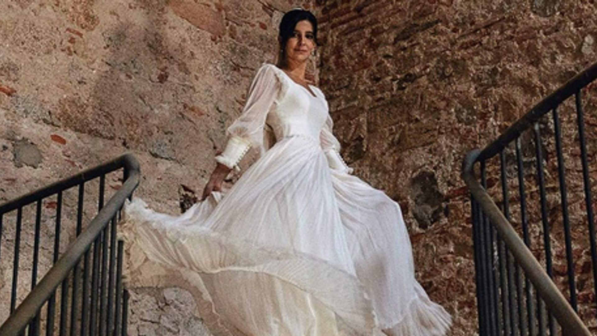 Una boda íntima en Segovia, un vestido romántico y un velo especial: el enlace de Anais