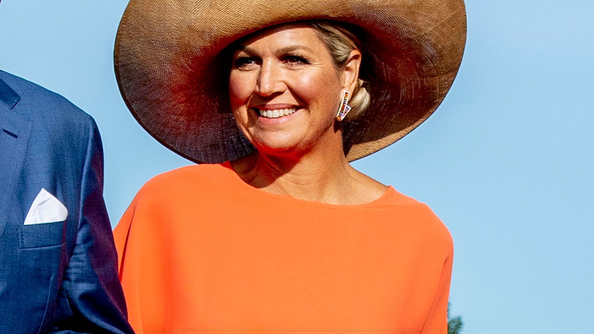 La última sorpresa estilística de Máxima de Holanda: el falso 'wrap dress'