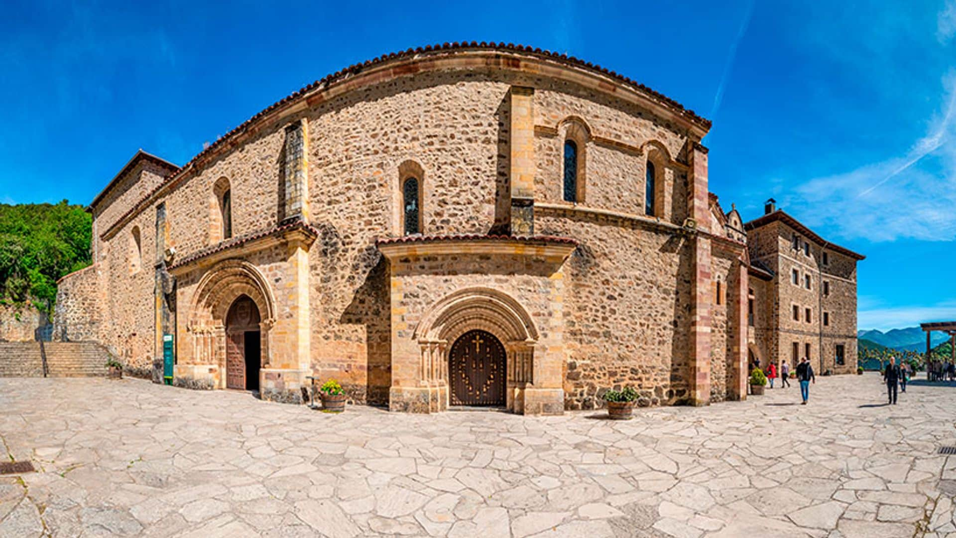 Un museo, una colegiata, dos caminos y siete cuevas, todo, de un vistazo