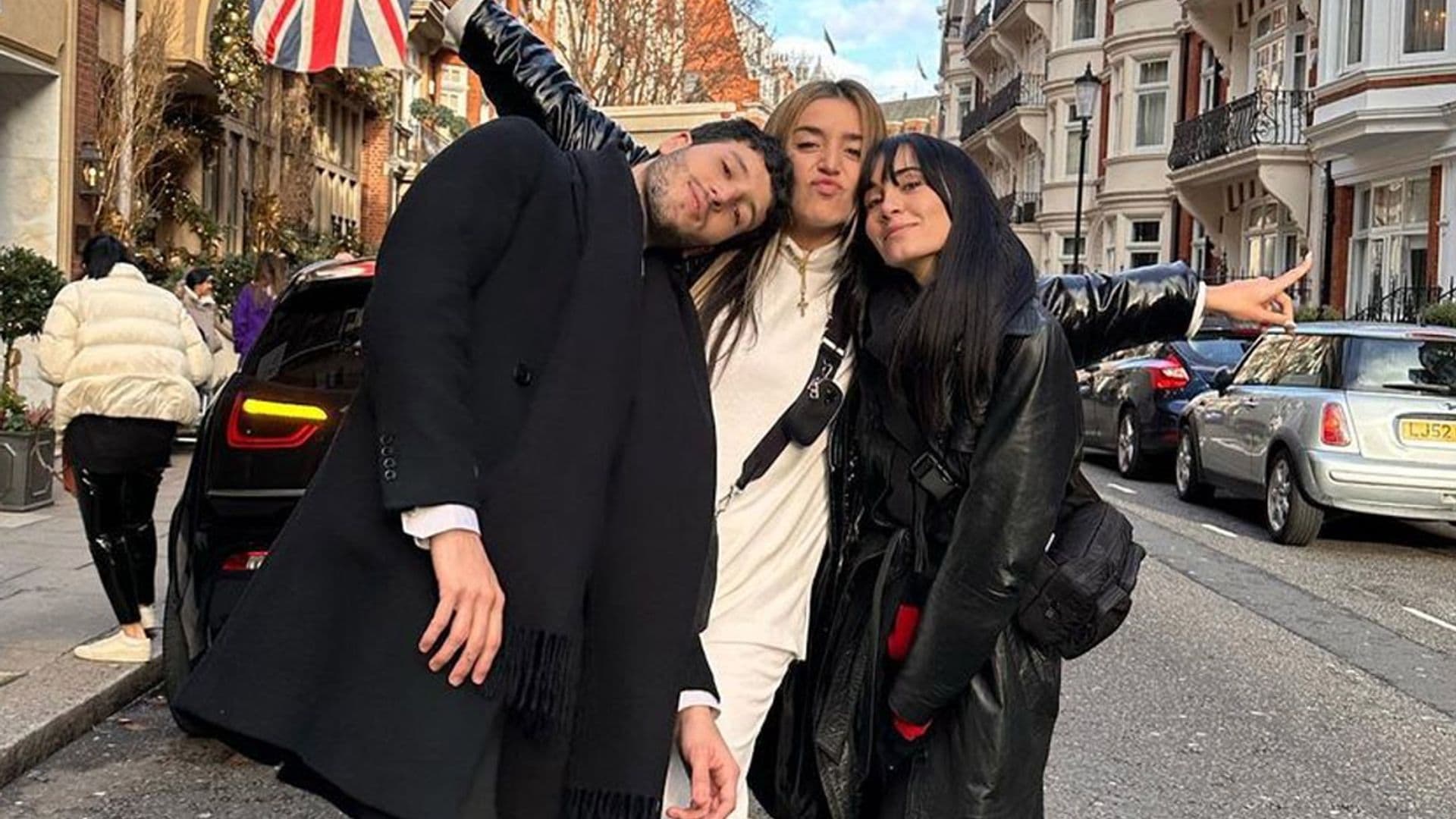 ¿Quién es quién en la pandilla de amigos que acompaña a Aitana y Sebastián Yatra en Londres?