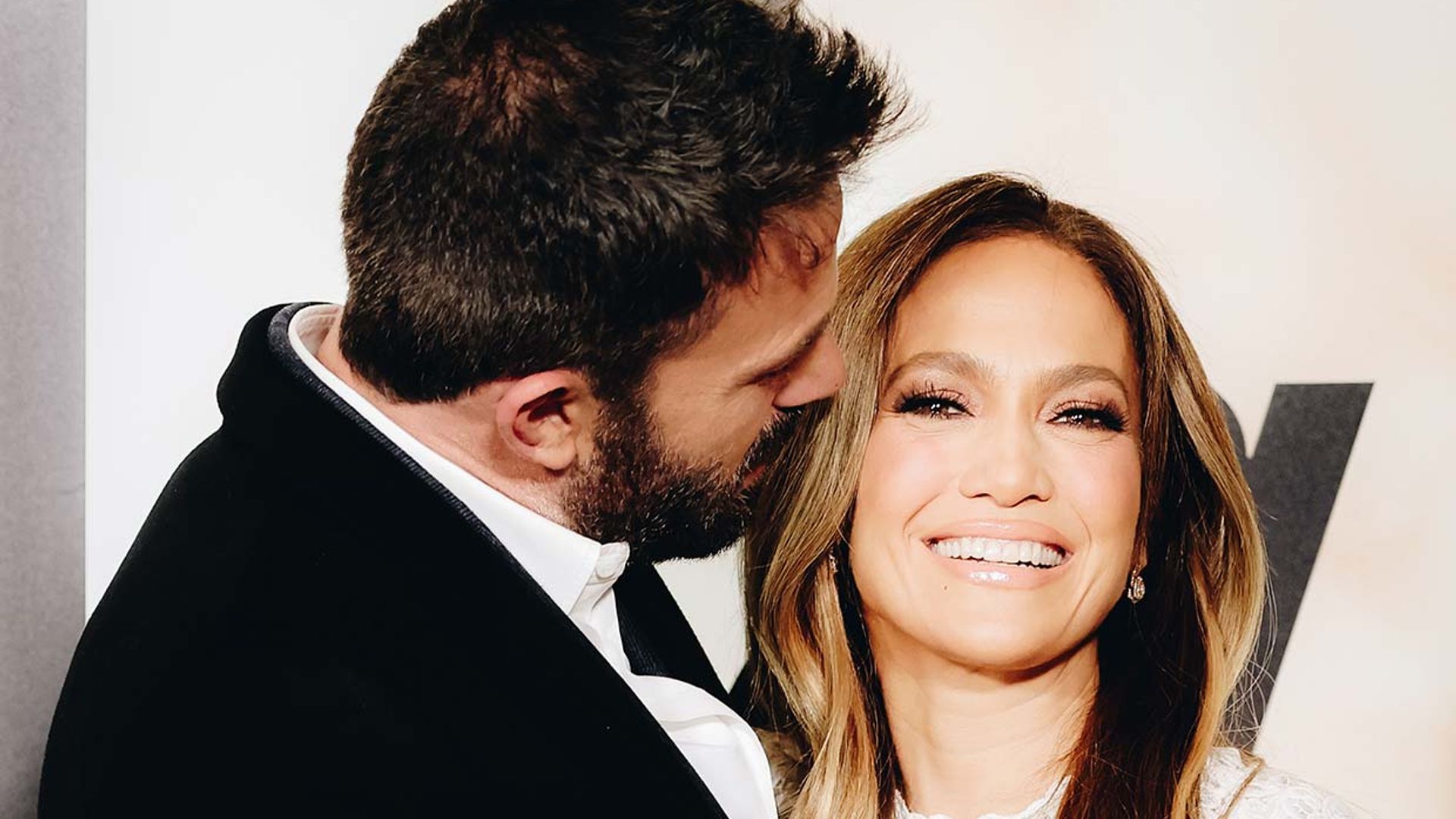 Jennifer Lopez revela la romántica inscripción que Ben Affleck grabó en su anillo de compromiso