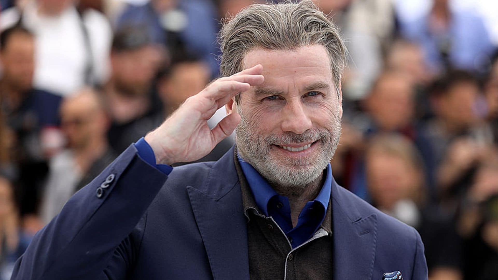 Del tupé a estar rapado al cero: el impactante cambio de look de John Travolta