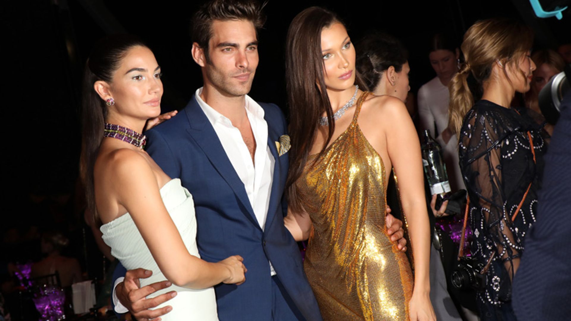 Con Jon Kortajarena y Bella Hadid, entramos en la gran fiesta del verano de Bvlgari Wild Pop