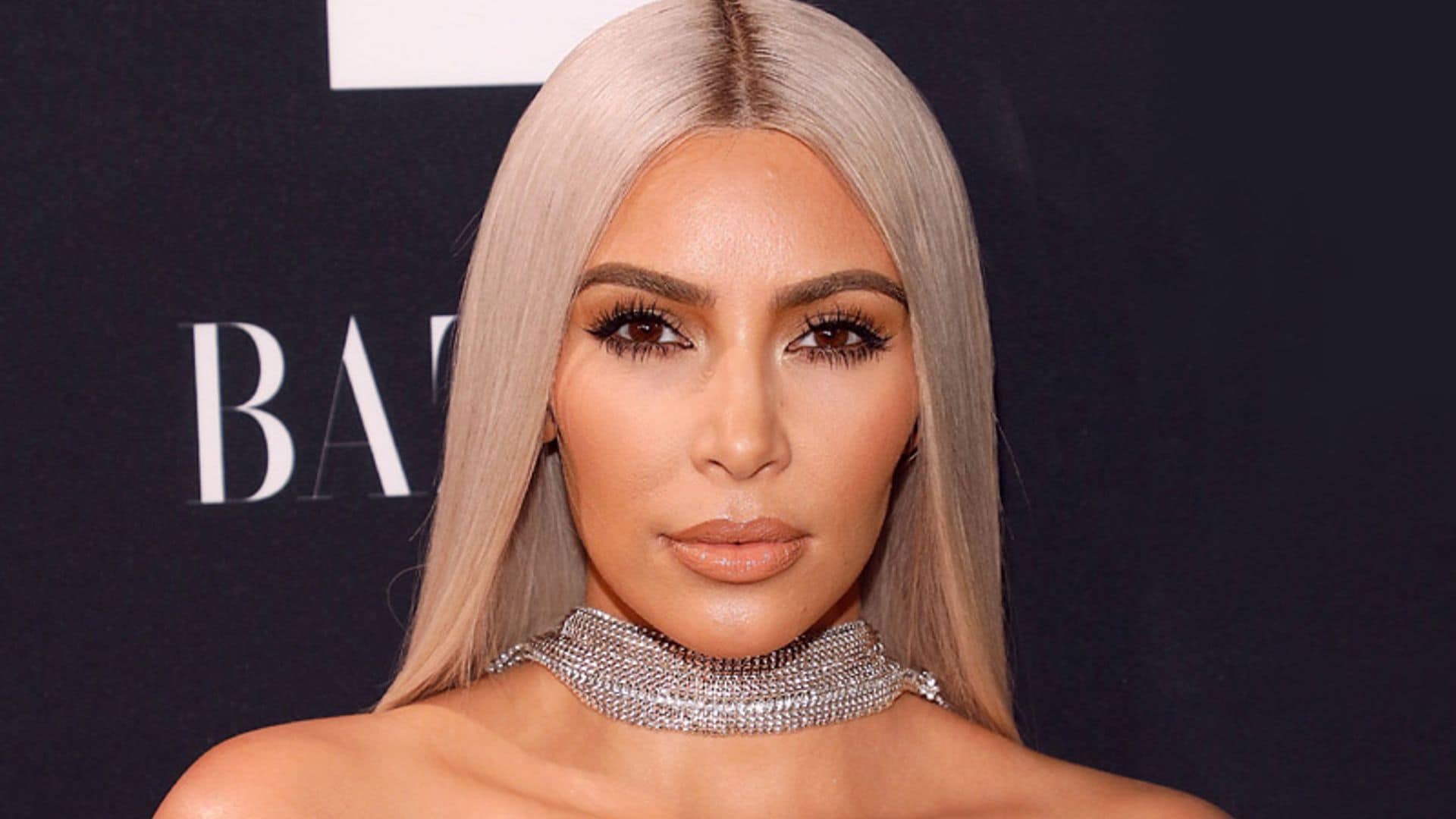 Así deberías maquillarte si eres rubia, según Kim Kardashian