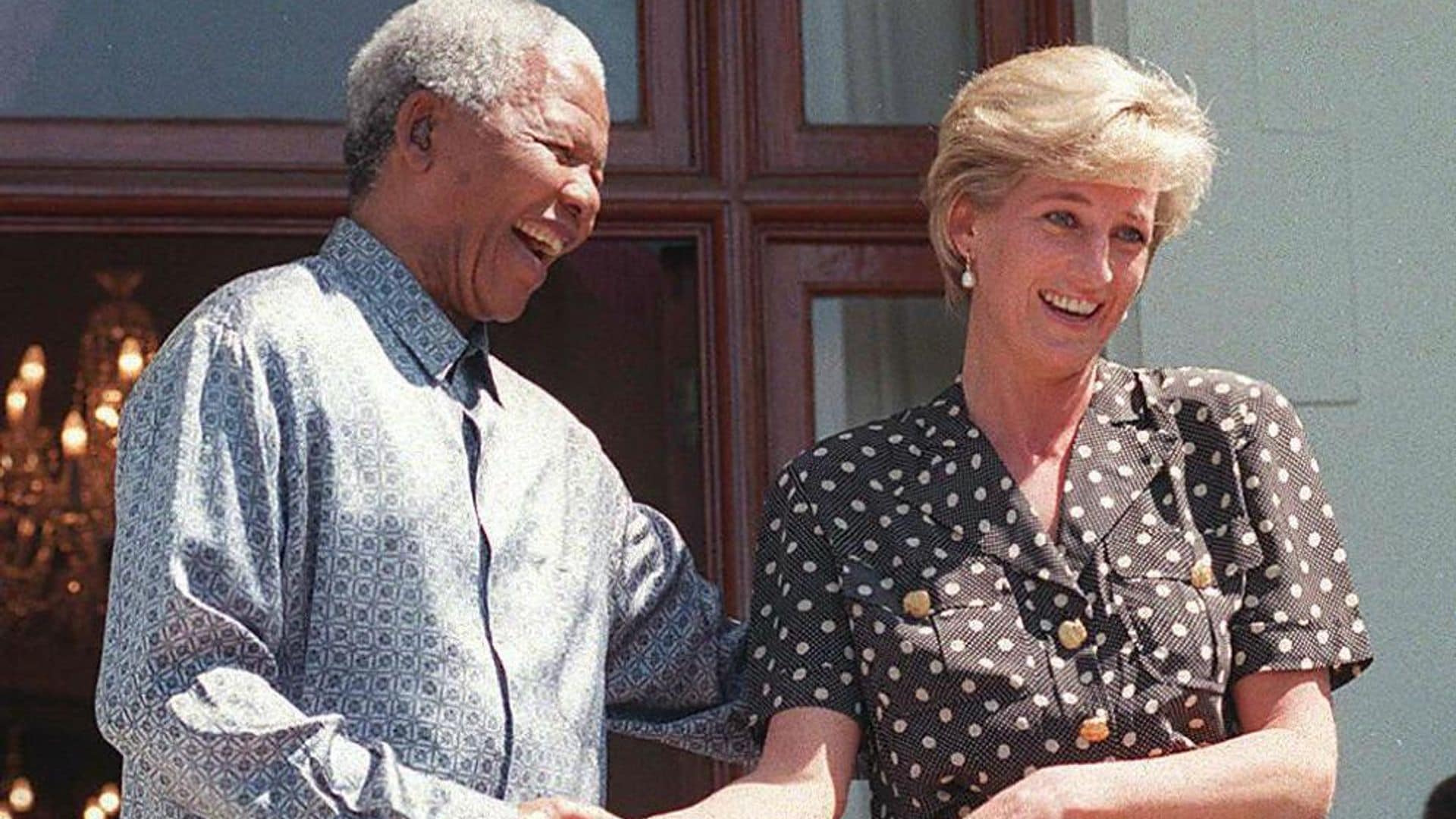 El nieto de Nelson Mandela nos habla de la conexión de su abuelo con Lady Di: ‘La consideraba como una de sus hijas’