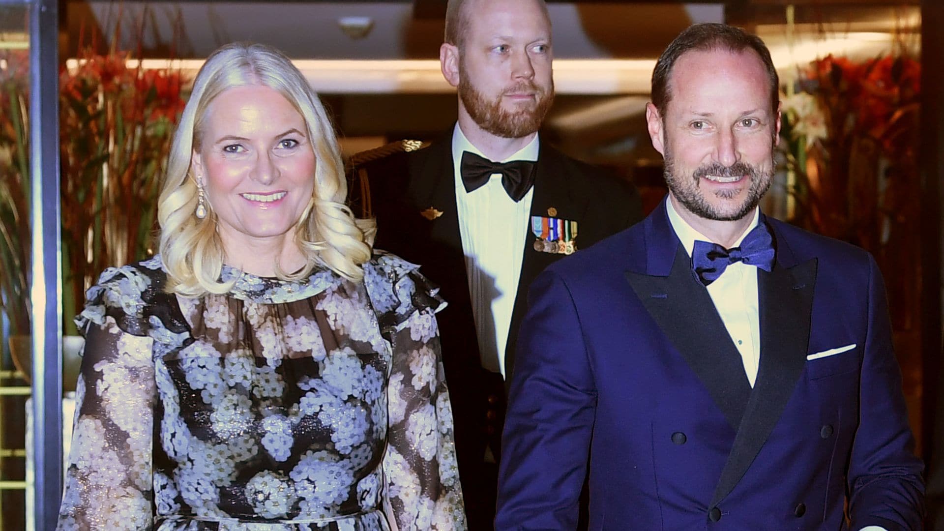 Haakon y Mette-Marit presiden la cena del Nobel de la Paz con la ausencia de los reyes Harald y Sonia