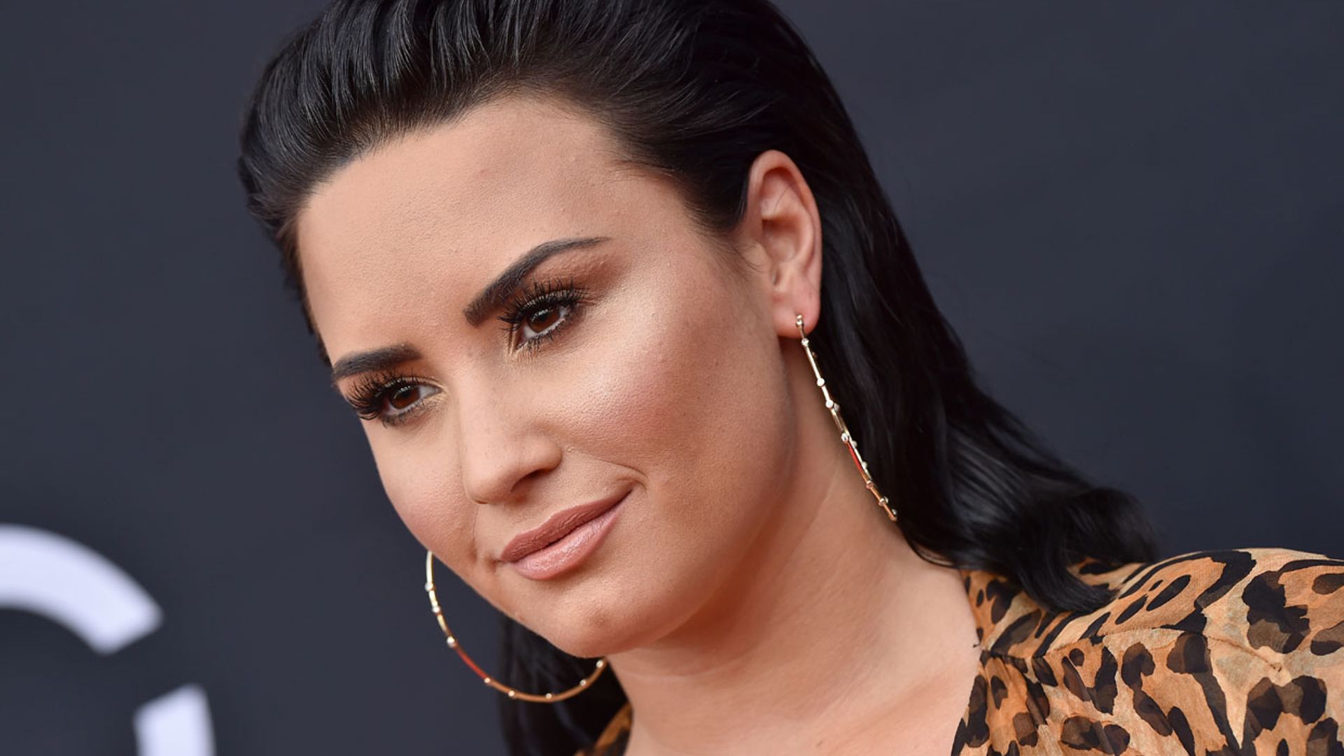 Demi Lovato también se apunta al corte de pelo de la temporada