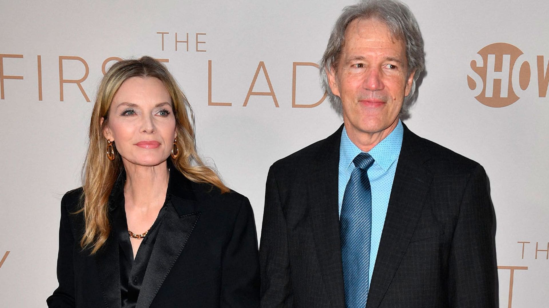 Repasamos la vida de Michelle Pfeiffer que cumple 65 años: casada con David E. Kelley y madre de dos hijos