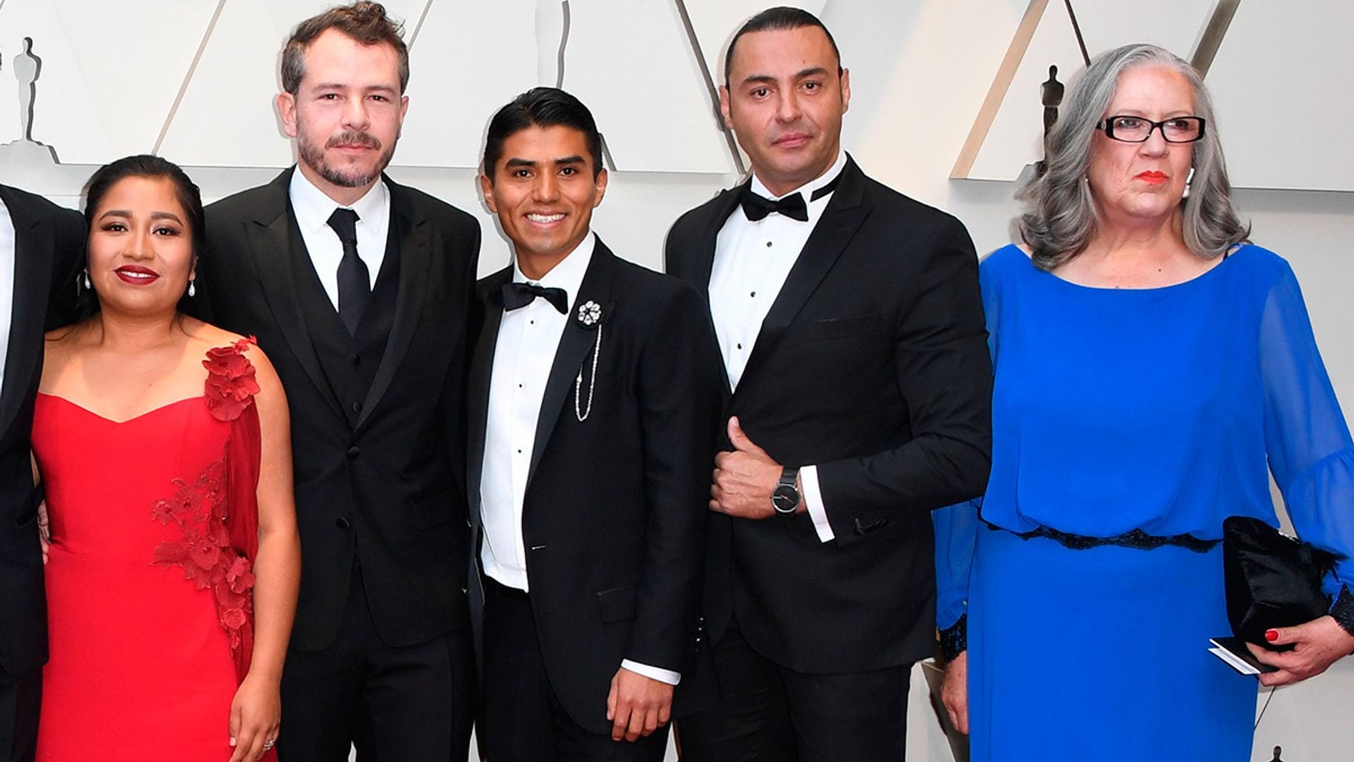 Jorge Antonio Guerrero desfila con el elenco de 'Roma' en la alfombra roja de los Oscar