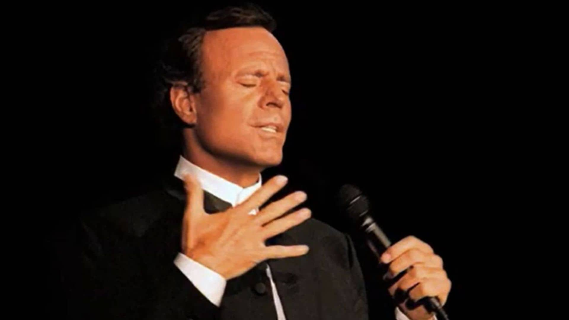 El canto de esperanza de Julio Iglesias para aquellos que sufren: 'Siempre hay por qué vivir, por qué luchar'