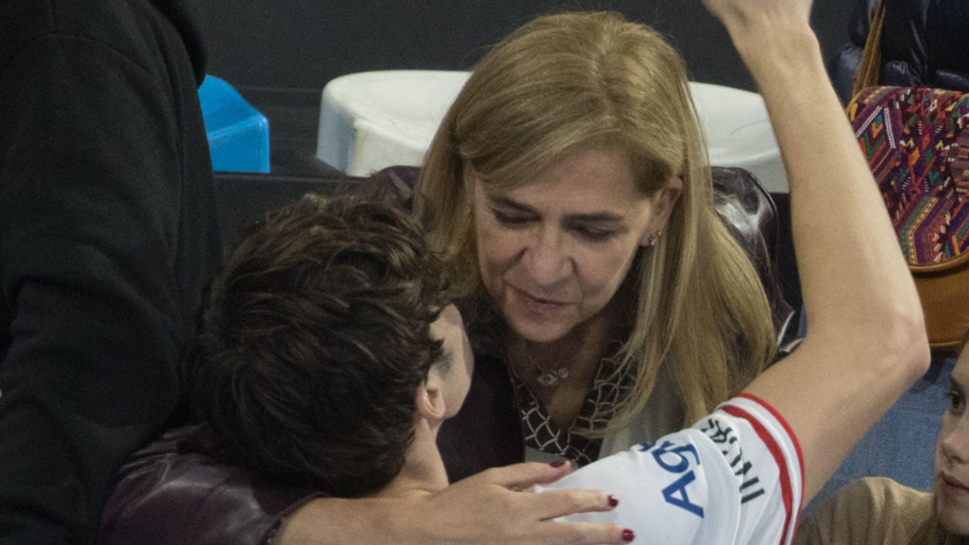 Pablo Urdangarin celebra su cumpleaños con un emocionante partido y un cariñoso abrazo de su madre