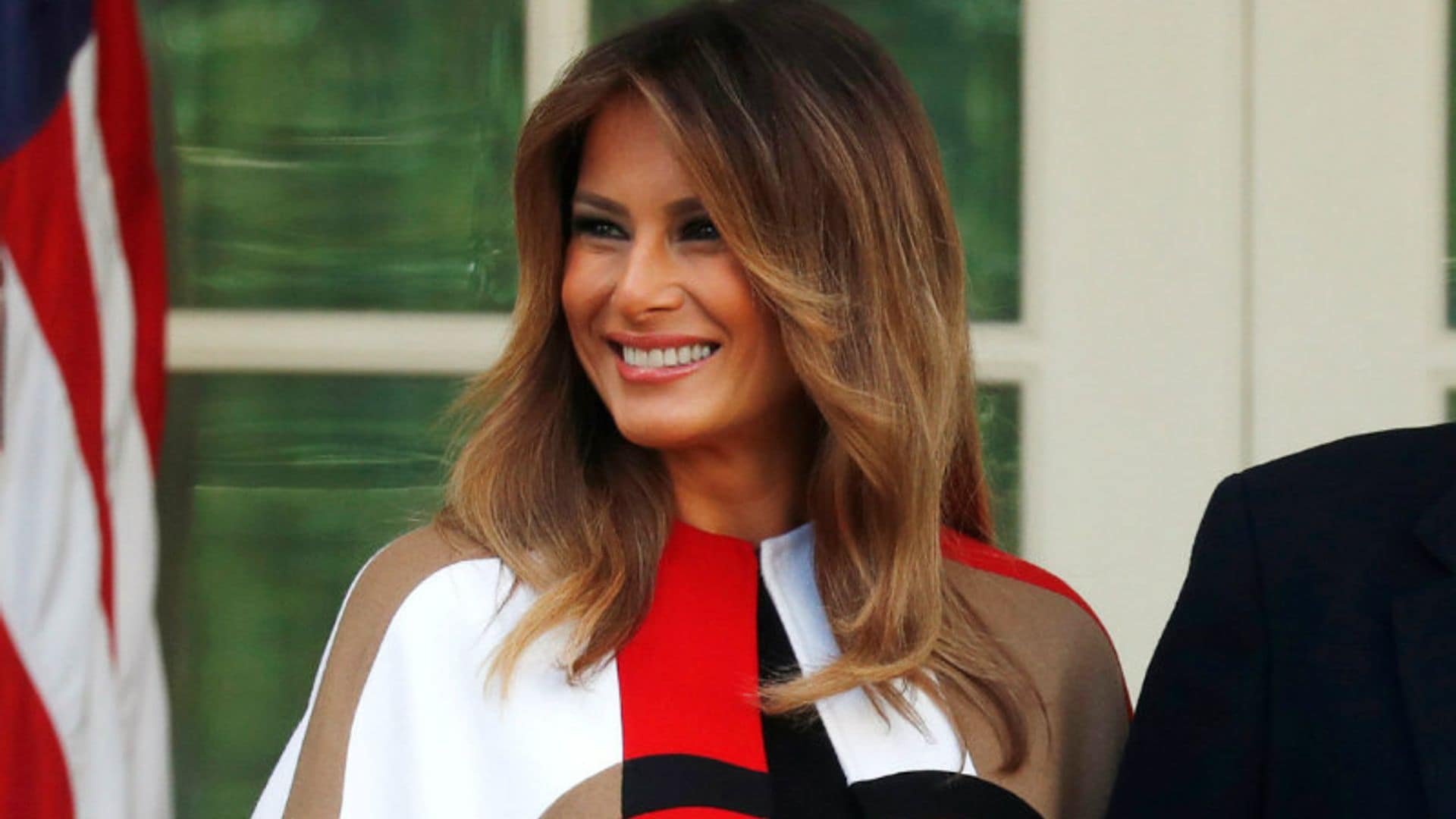 El exclusivo abrigo de Melania Trump que Twitter no entendió