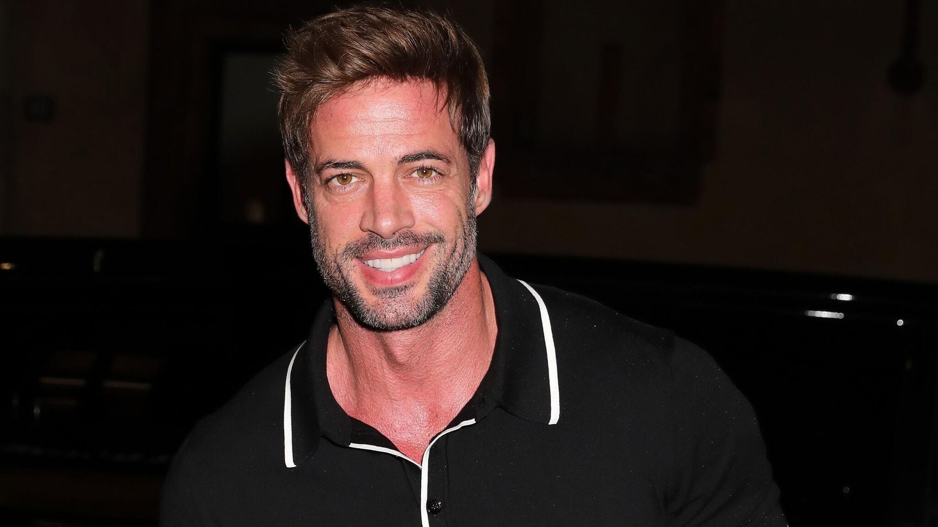 Como un soltero más, William Levy se divirtió en la gala Starlite y sacó sus pasos de baile