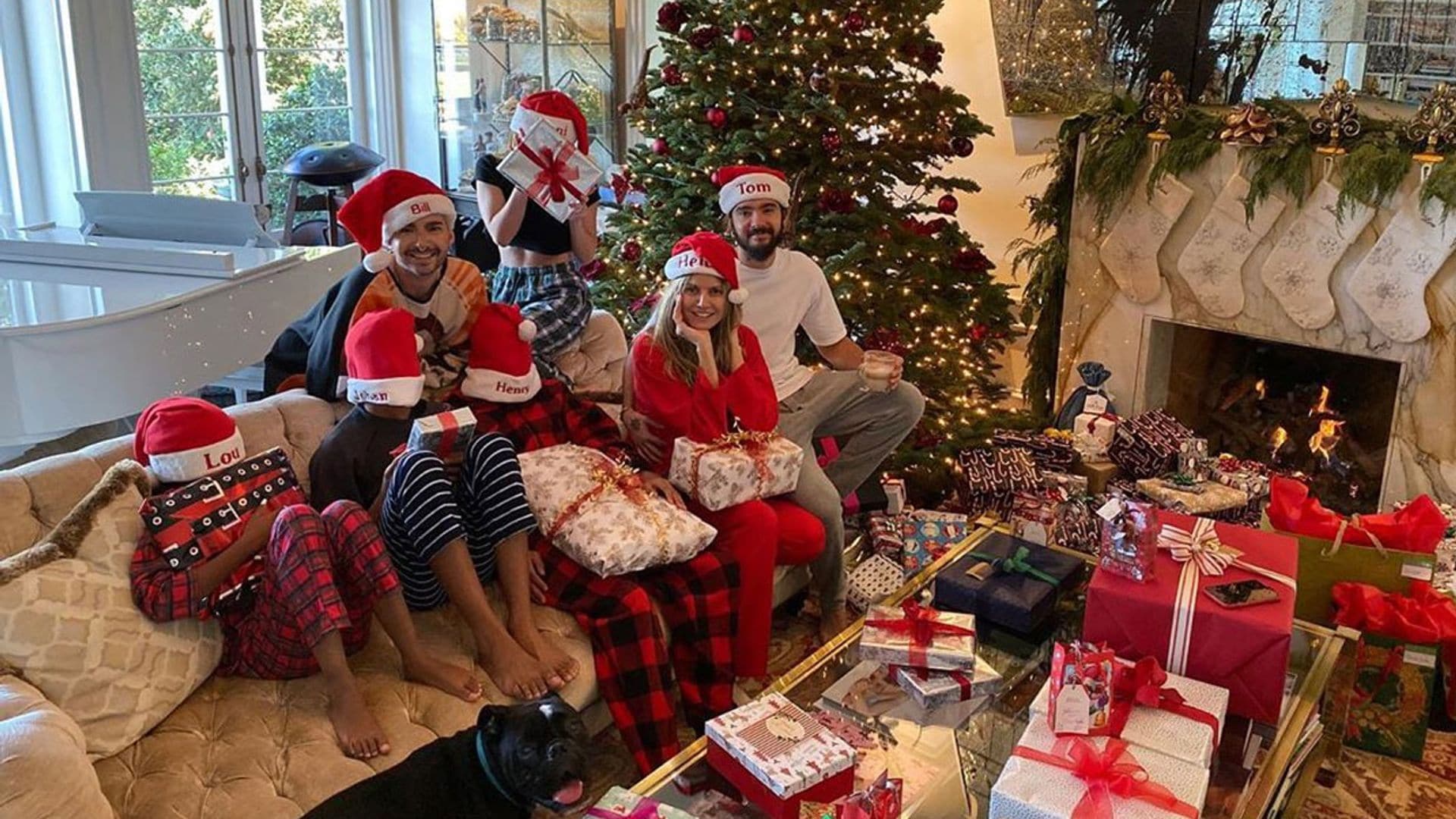 En familia, con sus parejas, junto a sus hijos... Doce posados navideños de supermodelo