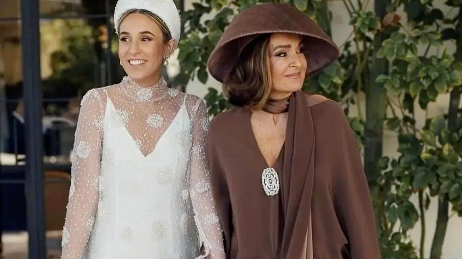 Minimalistas y con detalles especiales: así son los looks más elegantes de madre de la novia