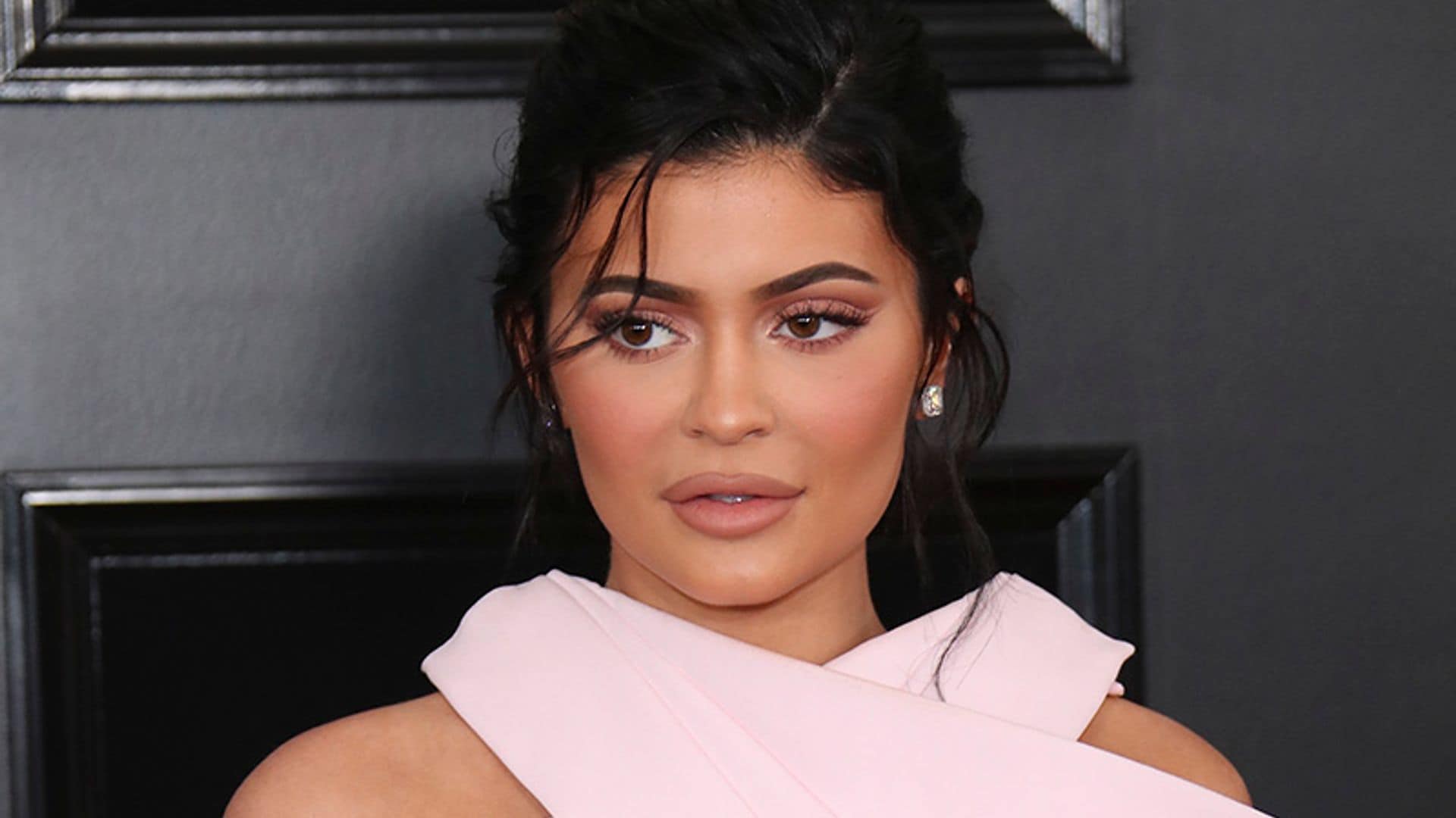 Kylie Jenner cuenta su experiencia real con la cirugía estética