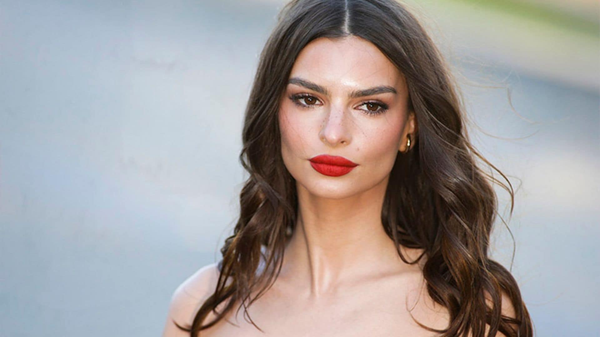 El cambio de look de Emily Ratajkowski divide a sus fans