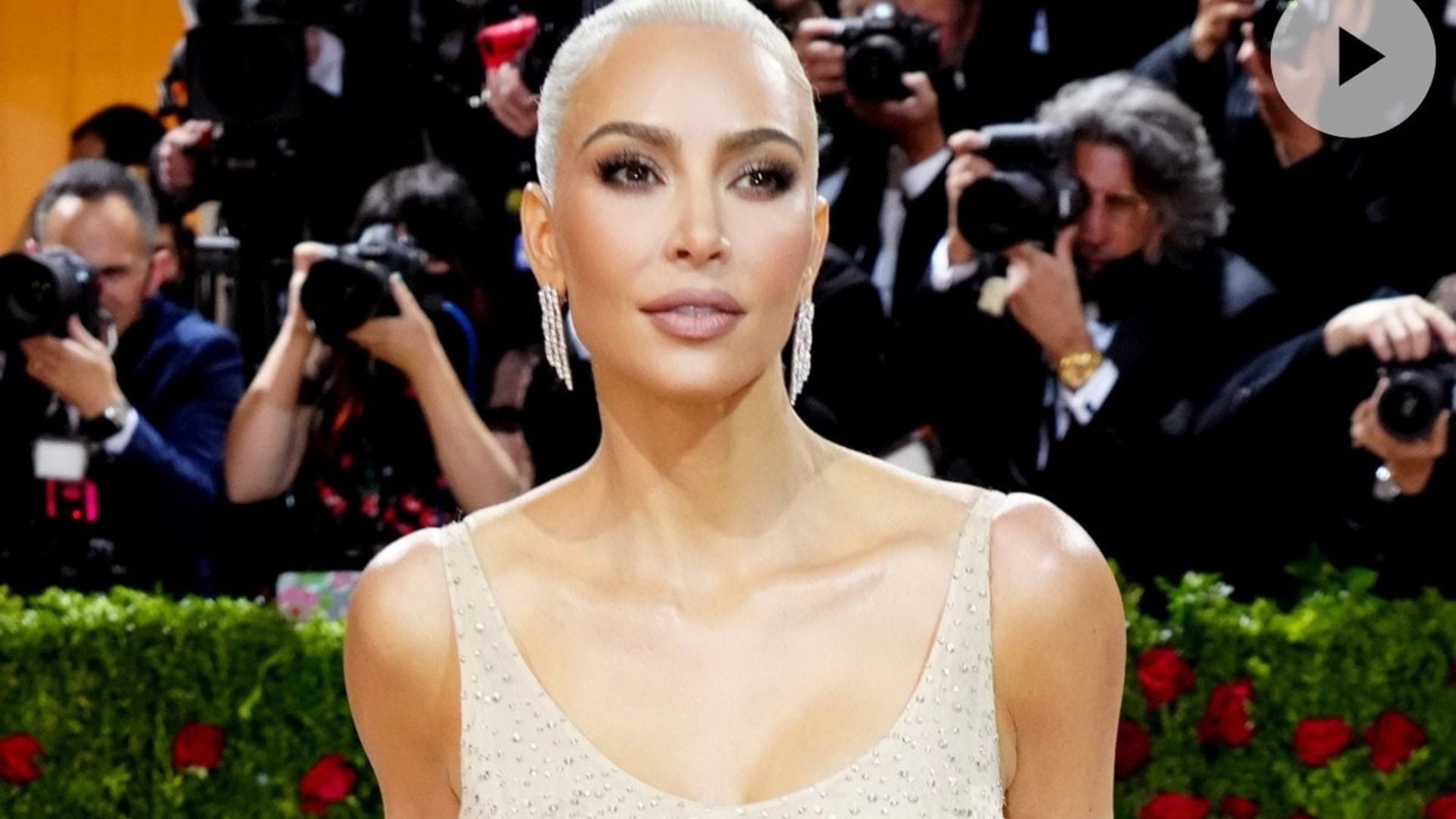 Kim Kardashian revela cómo ha transformado su estilo de vida tras impactar con su figura en la Met Gala