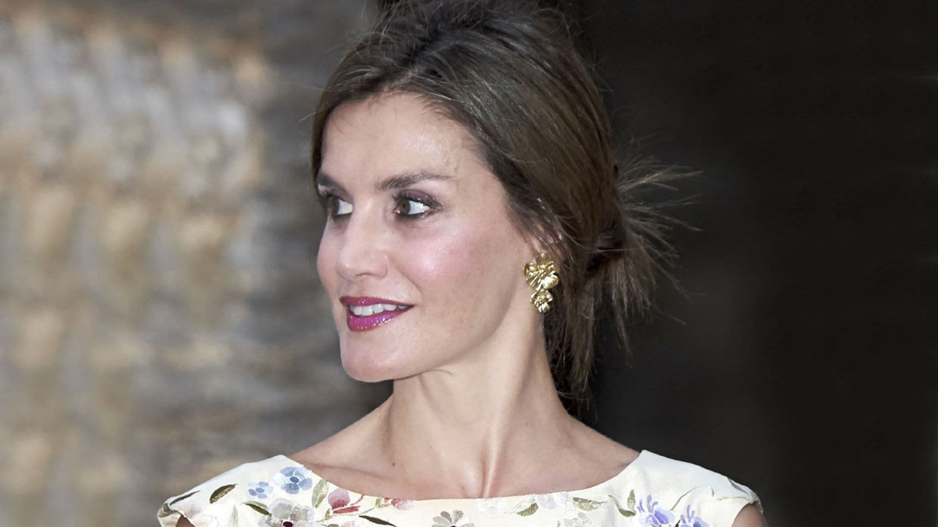 Reina Letizia: sus looks de verano más comentados, en 15 peinados