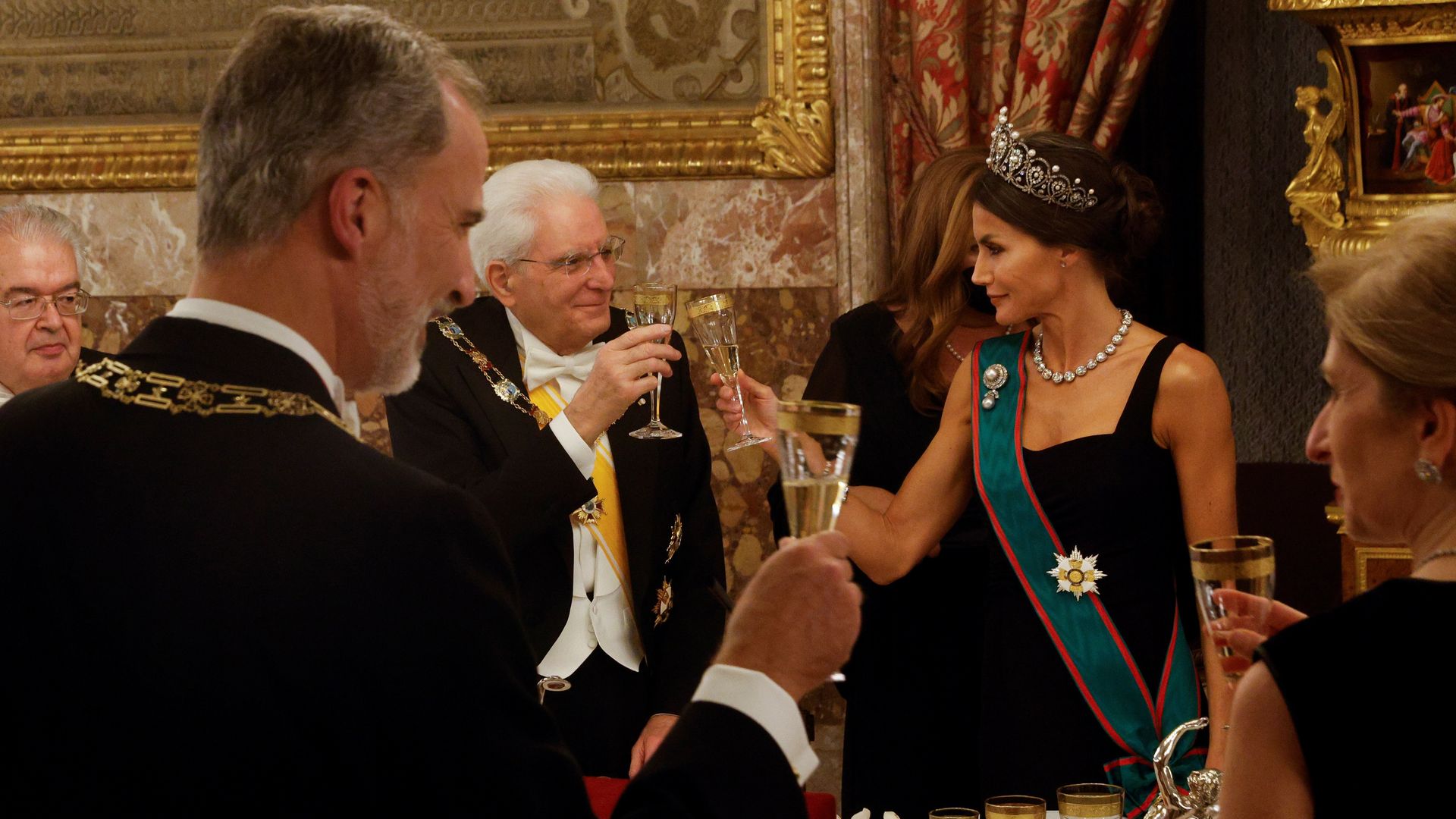 Los reyes Felipe y Letizia en el Palacio Real de Madrid en noviembre de 2021 durante la cena de Estado en honor a Sergio Mattarella y su hija Laura