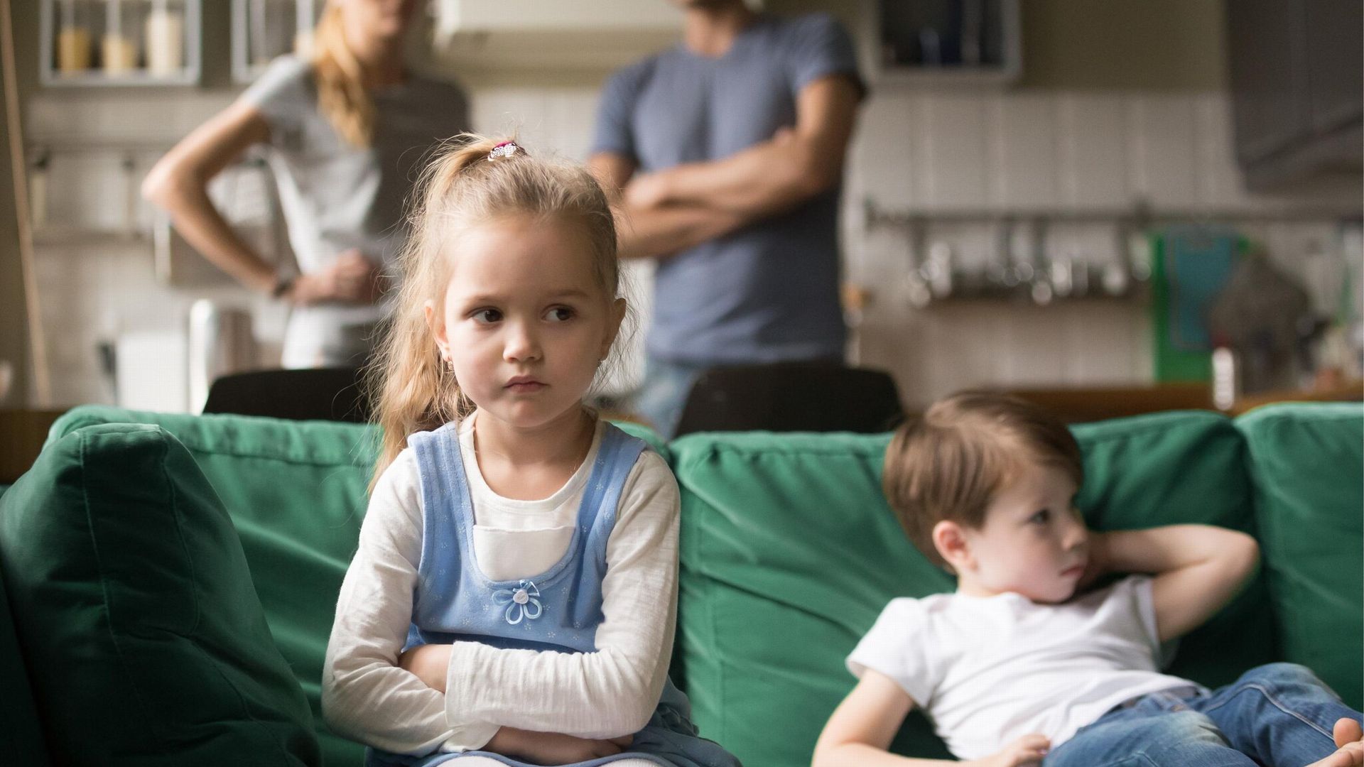 ‘Mi hijo habla mal a su hermano’, cómo enseñarles a gestionar sus emociones