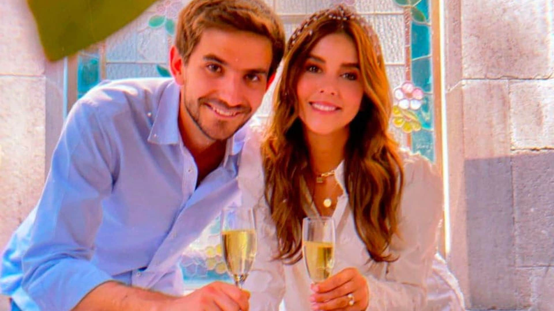 Tan enamorados como el primer día, Paulina Goto y Rodrigo Saval celebran 2 años de amor