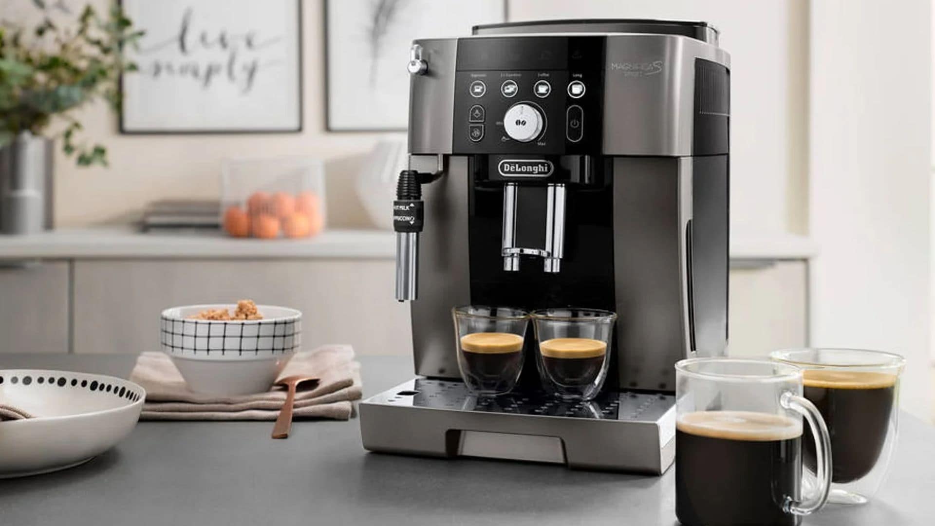 Última oportunidad para conseguir la cafetera superautomática más vendida de Amazon casi al 50% de descuento