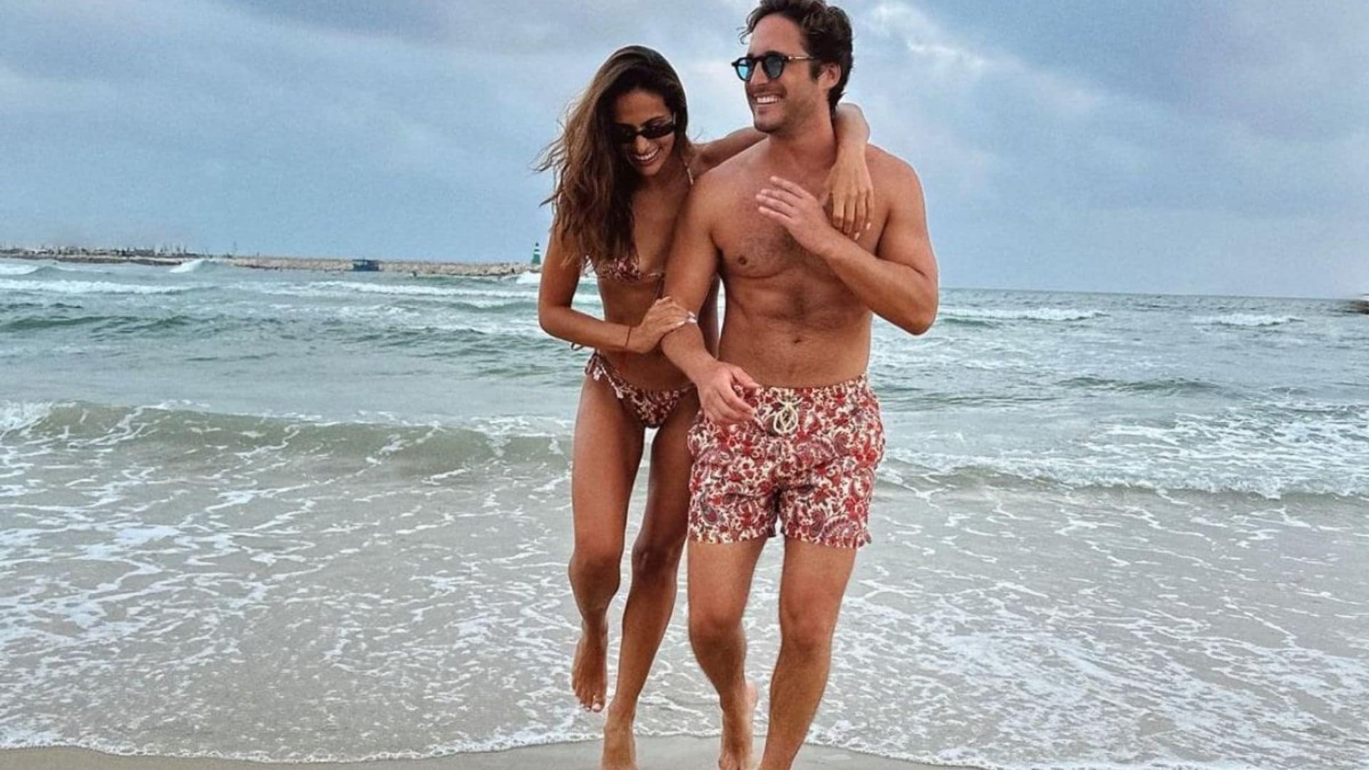 Diego Boneta comparte los vistazos más especiales de su verano al lado de Renata Notni en Tel Aviv