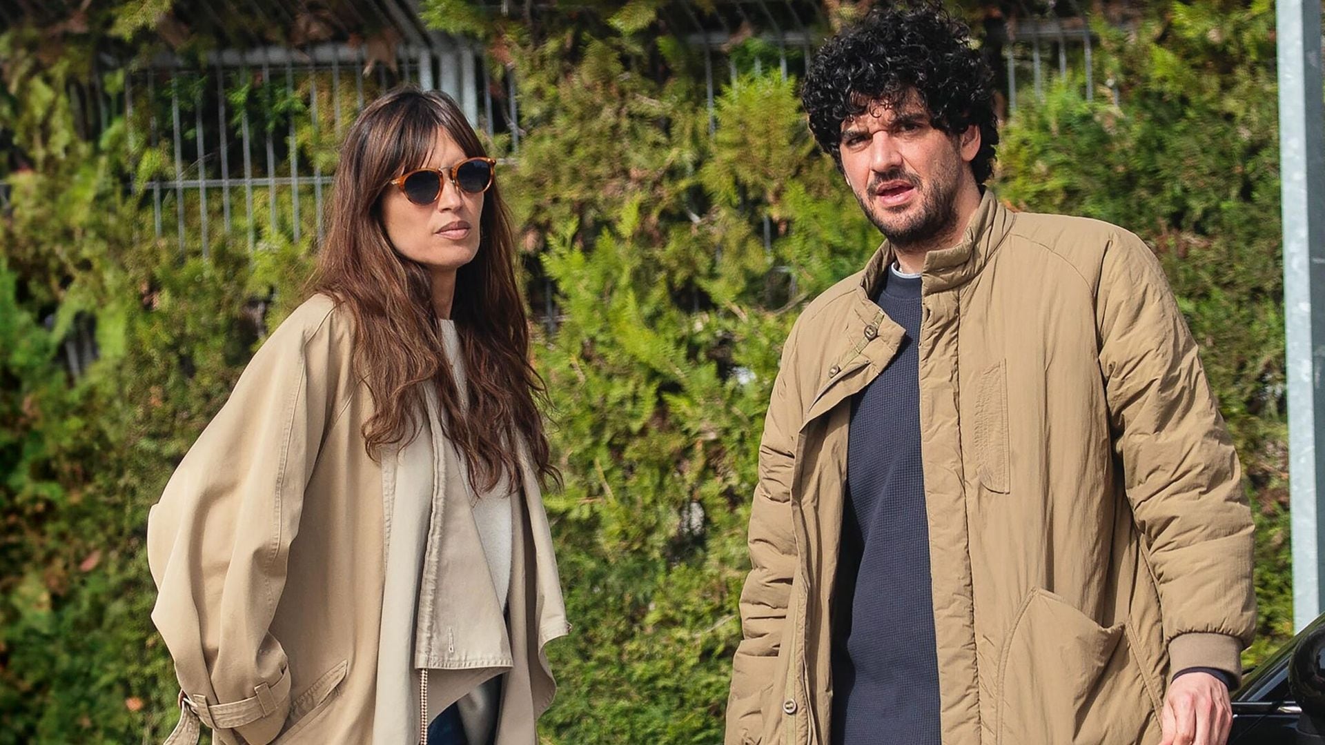 En ¡HOLA!: Sara Carbonero y Nacho Taboada, el abrazo de la tranquilidad tras su inquietante mensaje desde el hospital