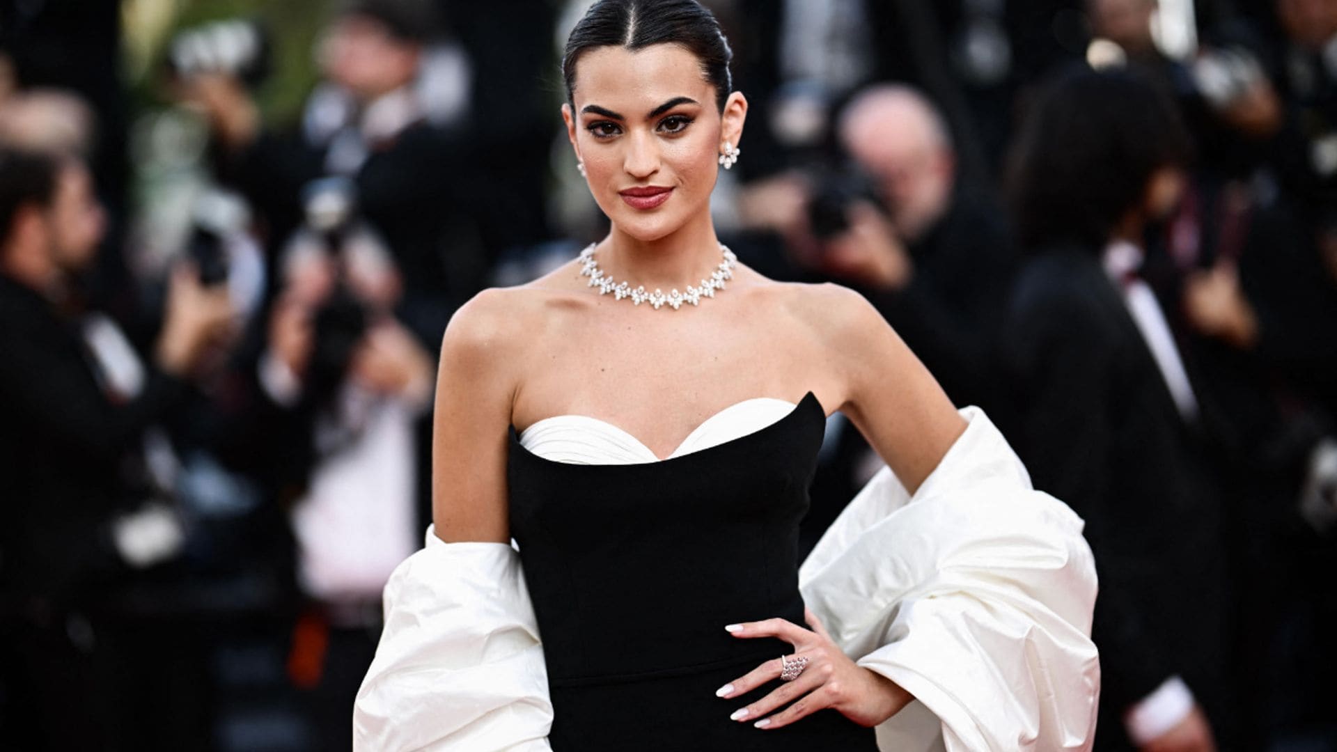 Marta Lozano lleva la moda española a Cannes por quinto año consecutivo y arrasa con un look de alto impacto