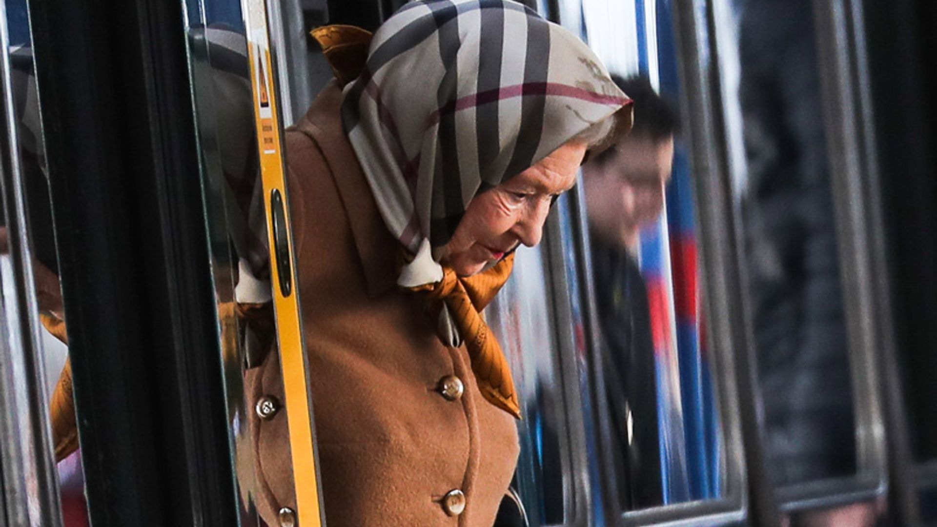 El motivo por el que nos encanta esta fotografía de Isabel II