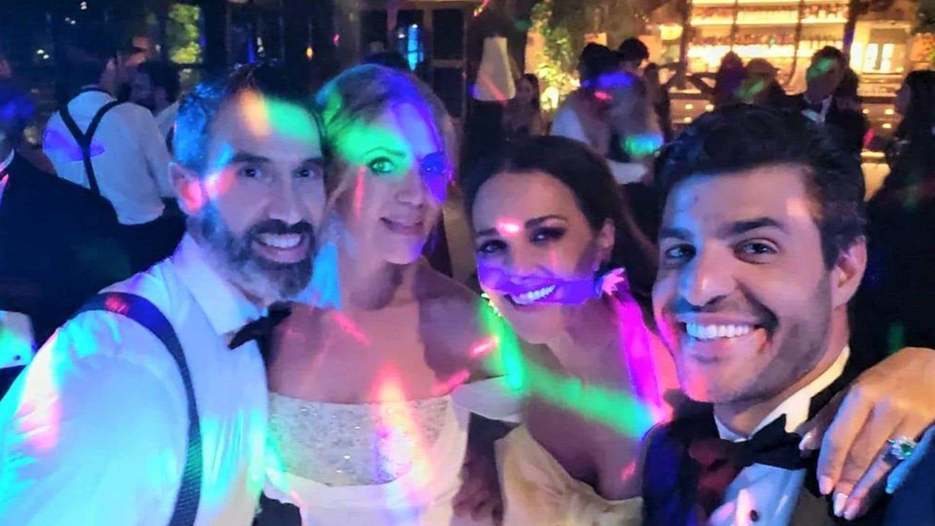 Ingrid Asensio y Fernando Sanz celebran por todo lo alto sus bodas de plata con Paula Echevarría y Miguel Torres