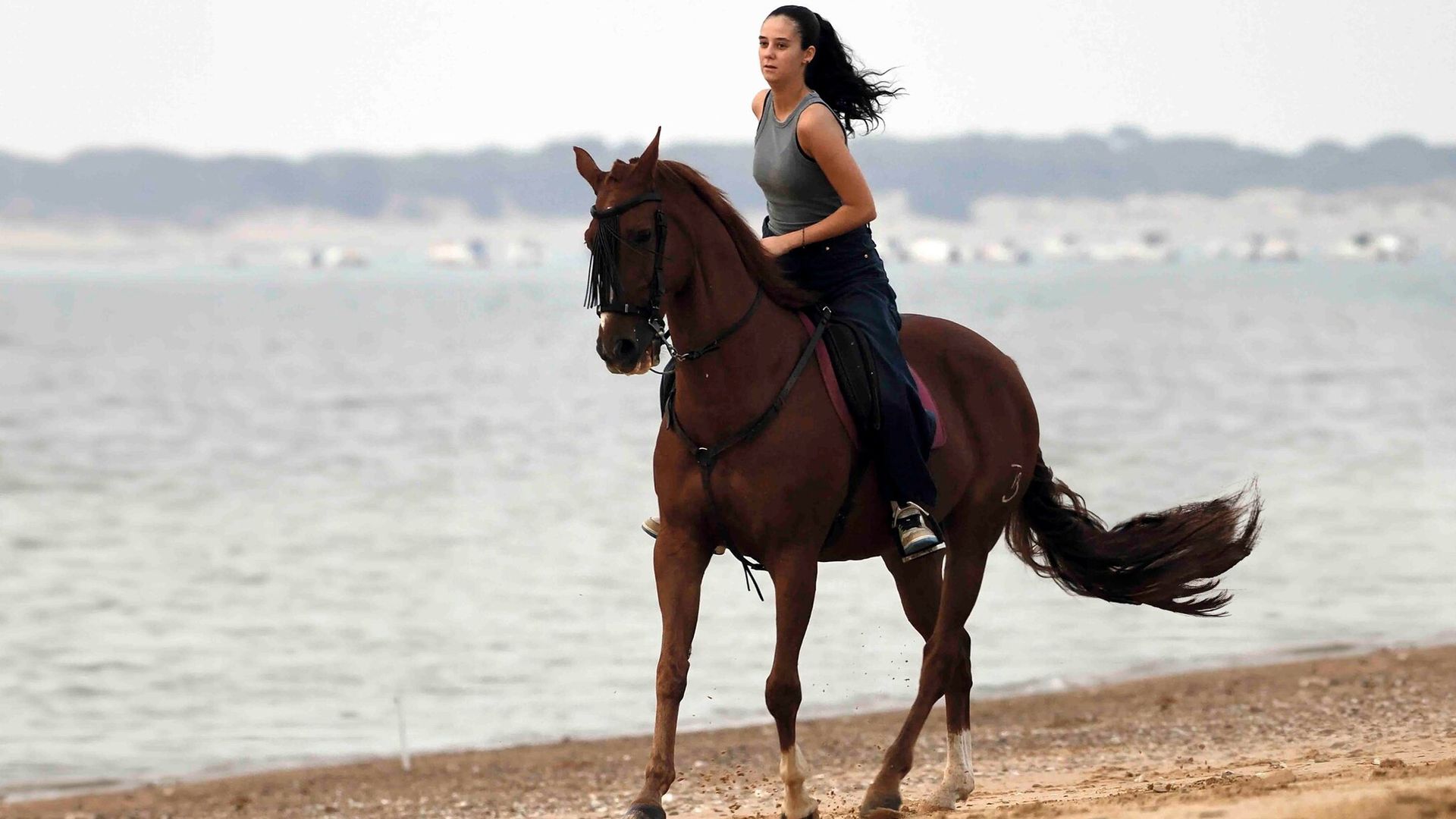 En ¡HOLA!: Victoria de Marichalar, escapada al galope en Cádiz