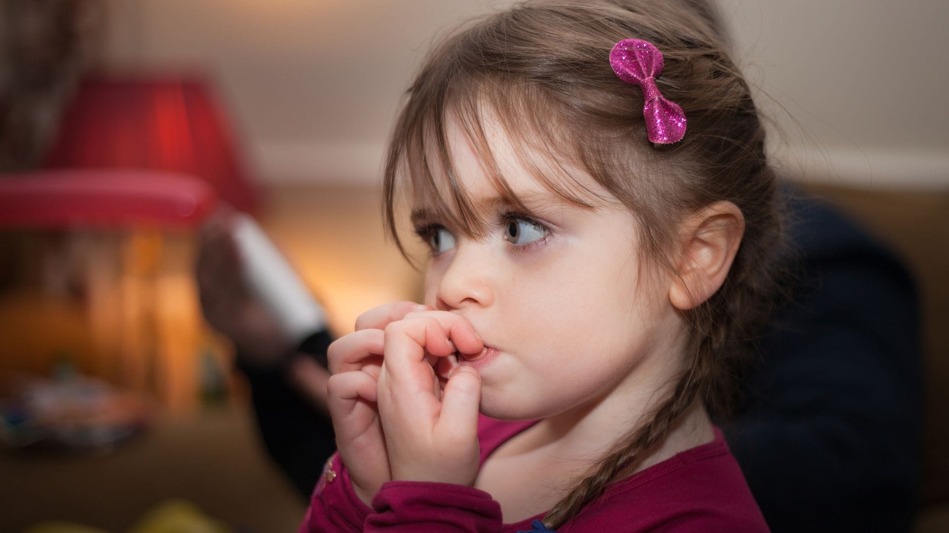 ¿Por qué algunos niños se muerden las uñas?