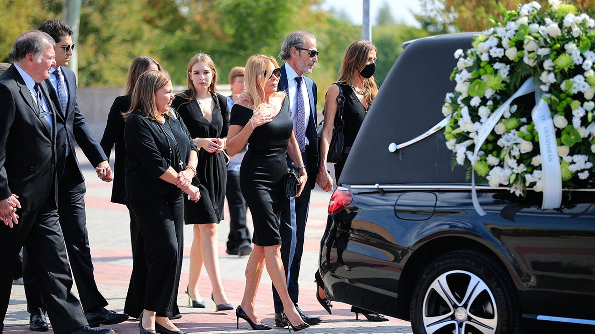 funeral padre ana obregon cordon9
