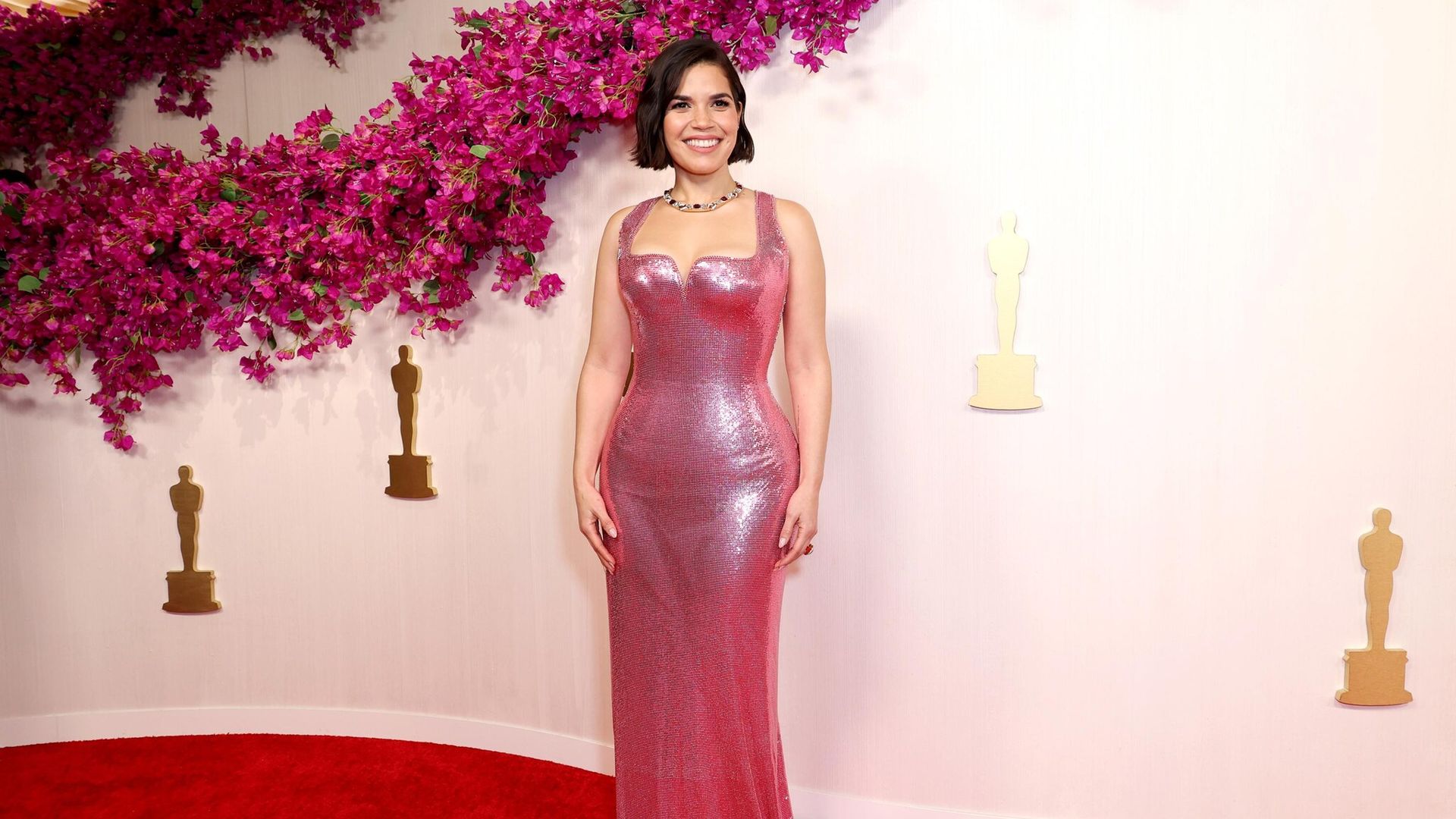 El vestido de America Ferrera para los Oscars tardó 400 horas en confeccionarse