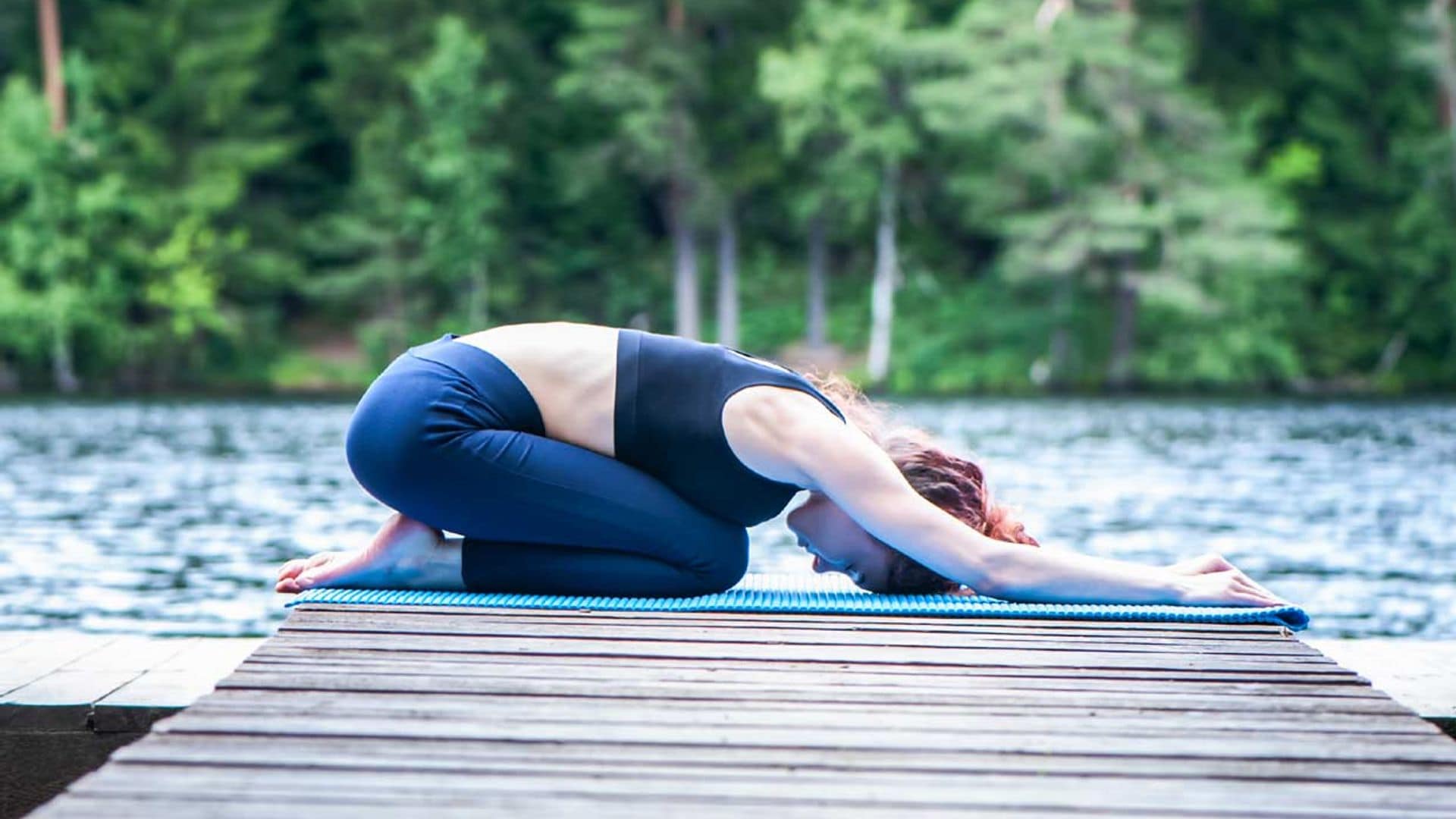 'Balasana': todo lo que debes saber sobre esta relajante postura de yoga