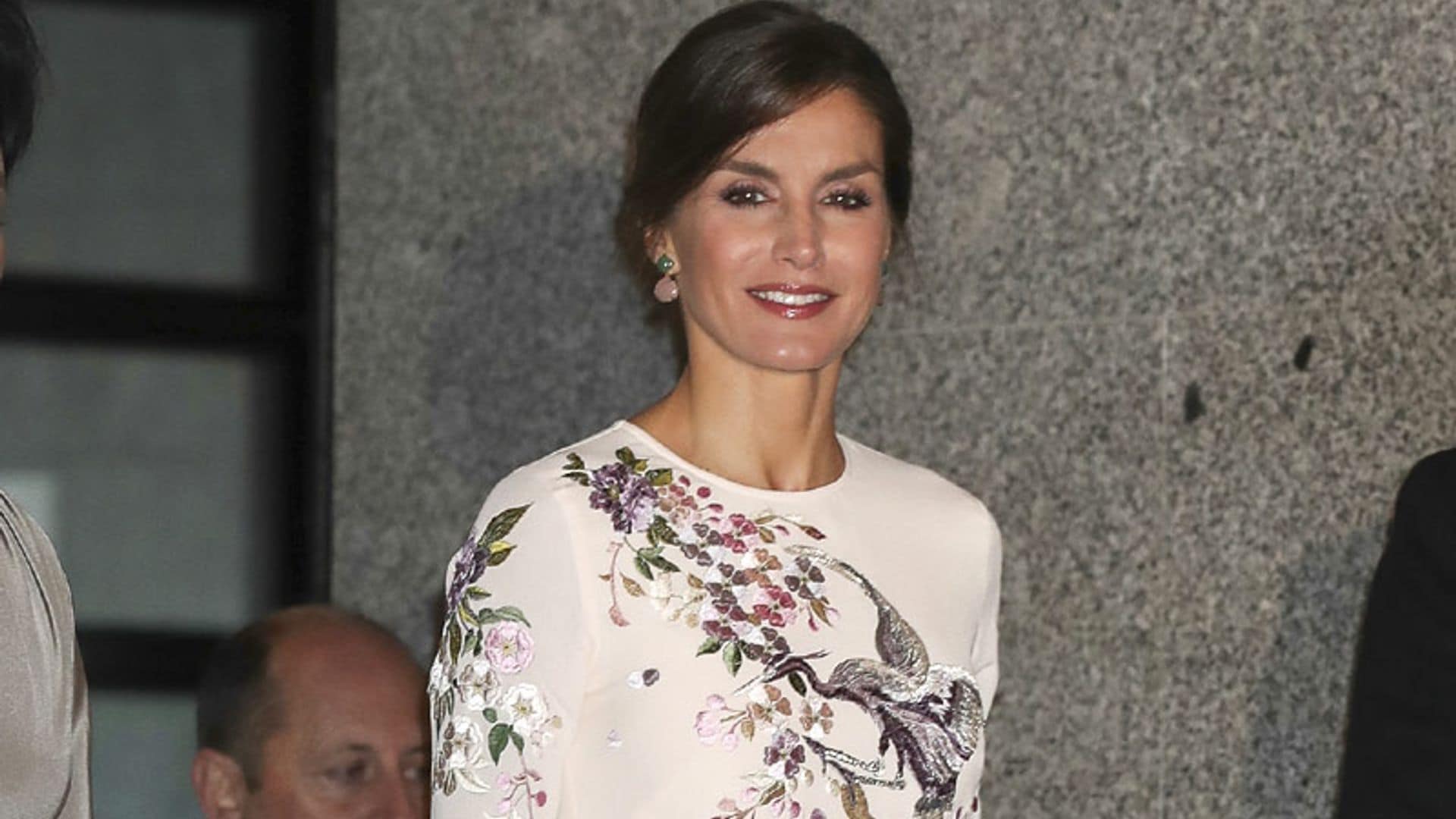 Los 'looks' más asequibles de doña Letizia para que puedas vestirte como una reina