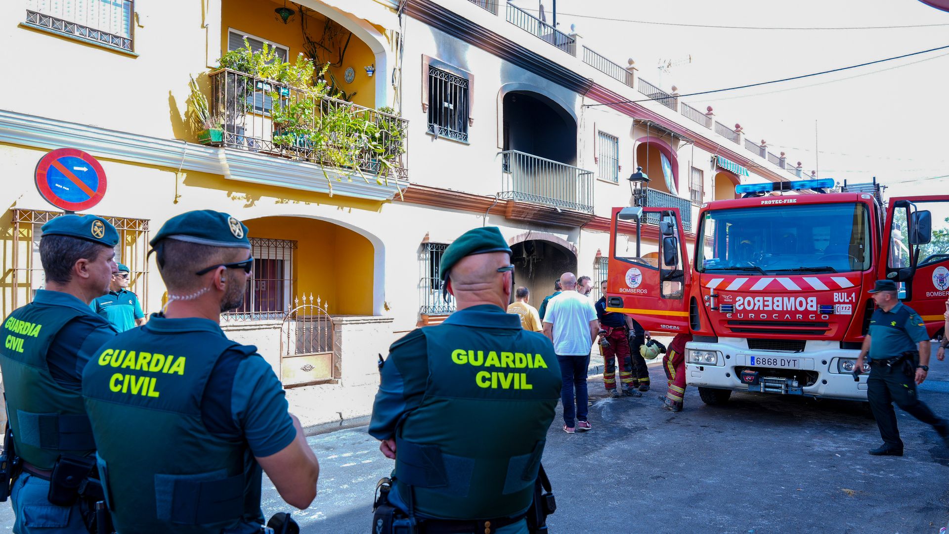 Conmoción por la muerte de una familia tras el incendio de su casa en Guillena (Sevilla)