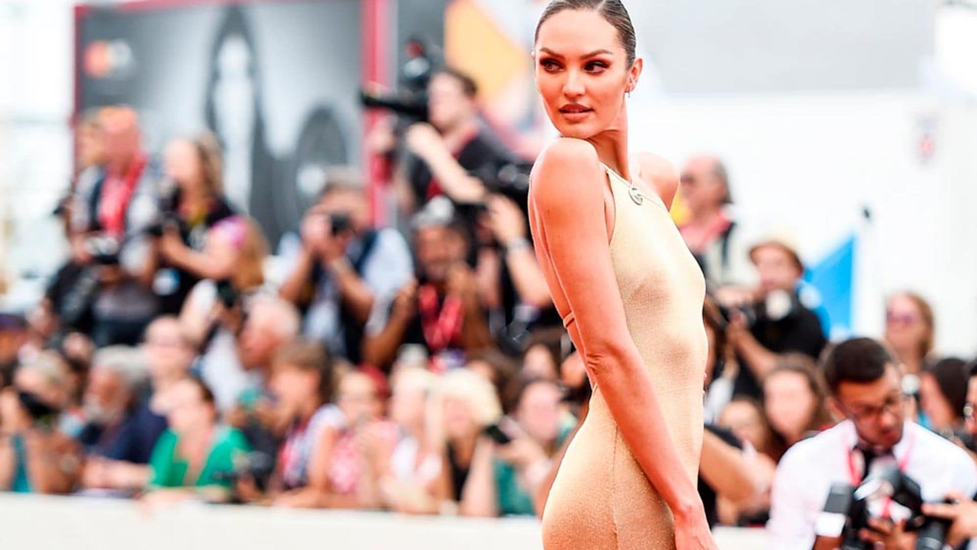 Consigue el cuerpo de Candice Swanepoel con estos productos para hacer ejercicio en casa