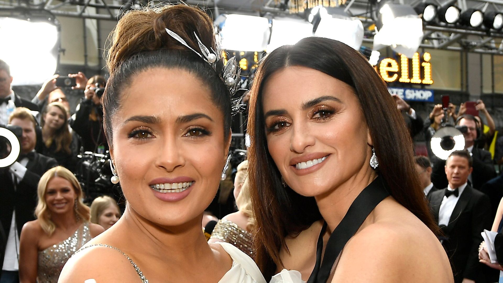 best friends salma hayek and pen lope cruz twin in new photo