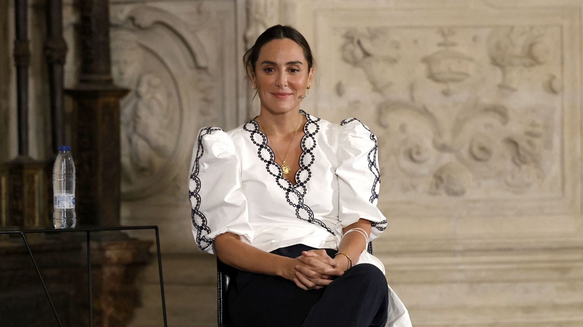 Tamara Falcó compra en las rebajas la blusa bordada de diseño 'vintage' que hace tipazo